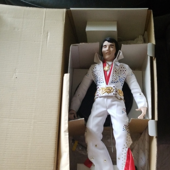 Elvis Presley doll - Picture 2 of 8